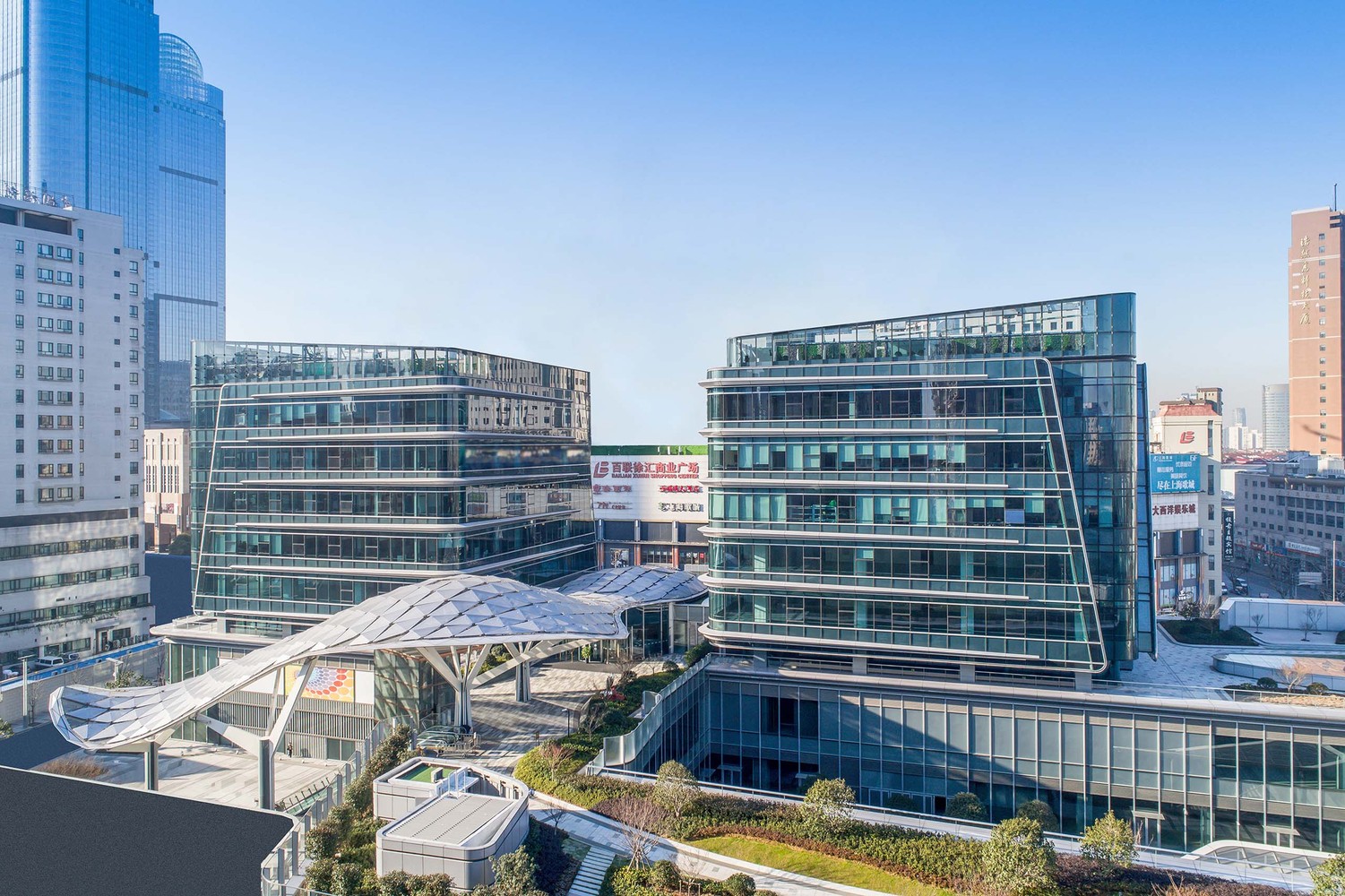 玻璃幕墙建筑-上海徐家汇中心