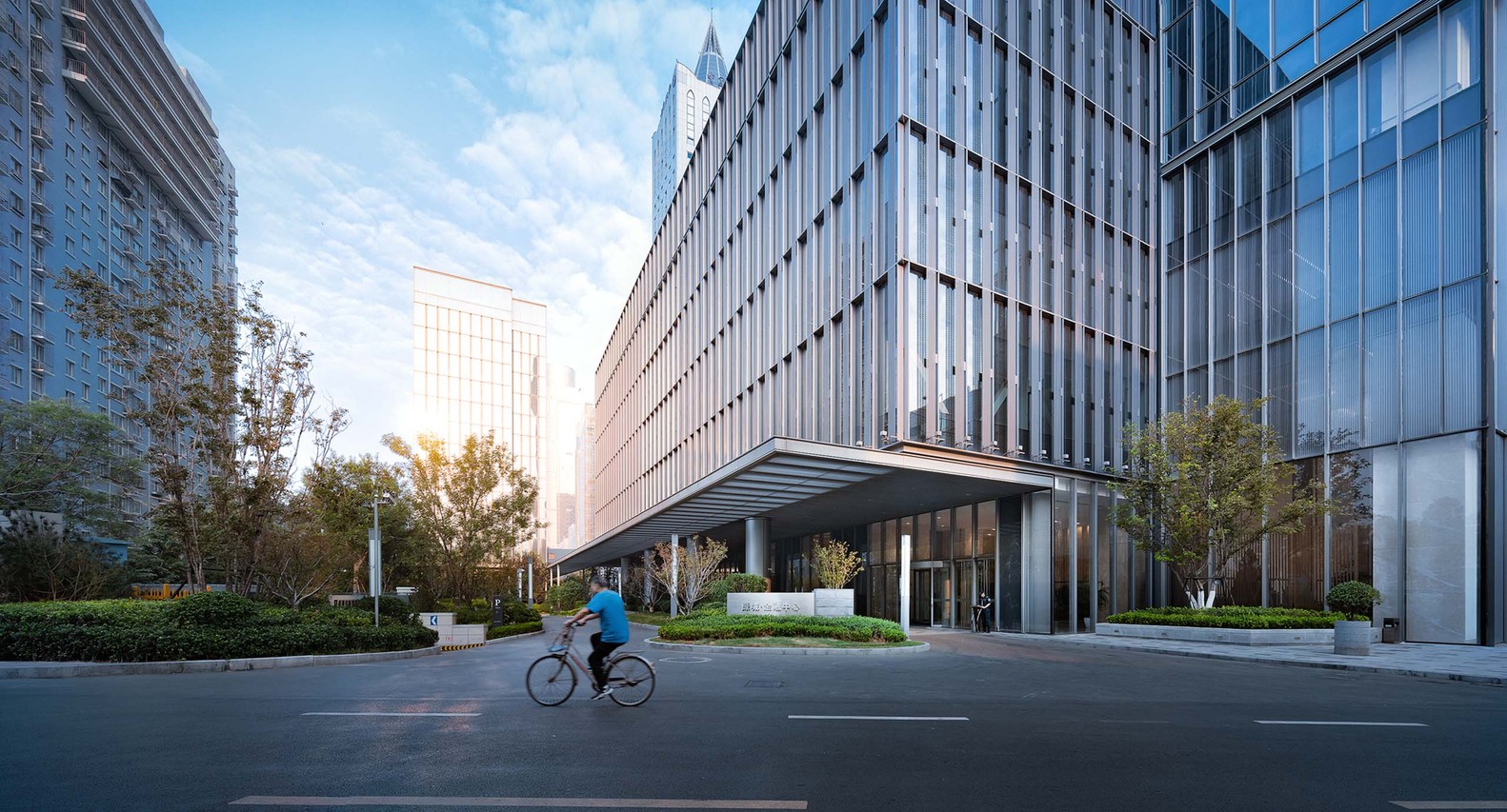 幕墙设计施工建筑案例-济南绿城金融中心